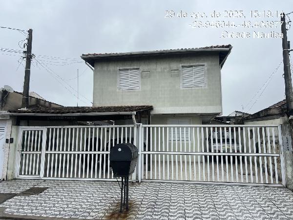 Casa no Vila Nossa Senhora de Fátima em São Vicente - SP.