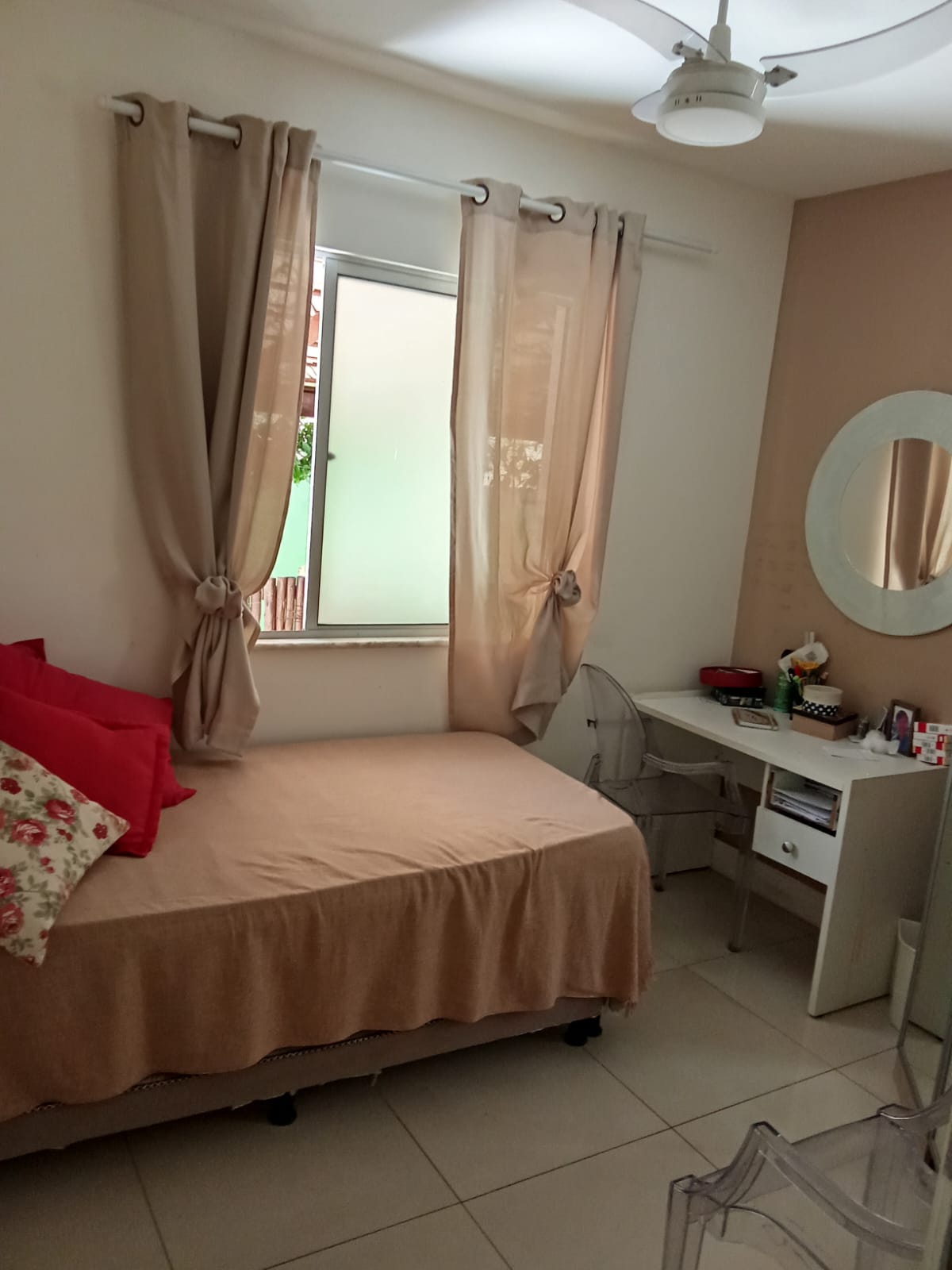 Vendo apartamento térreo com garden em condomínio - Abrantes - BA