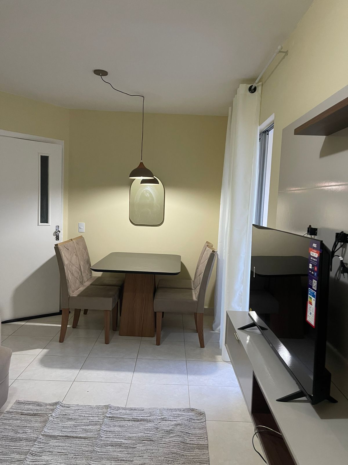 Apartamento 2 quartos (suíte) - Aluguel R$ 2.600/Venda R$300.000,00 em Abrantes, mobiliado