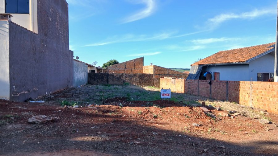 VENDE-SE TERRENO NO JARDIM FABIANA, ARAPOTI/PR.