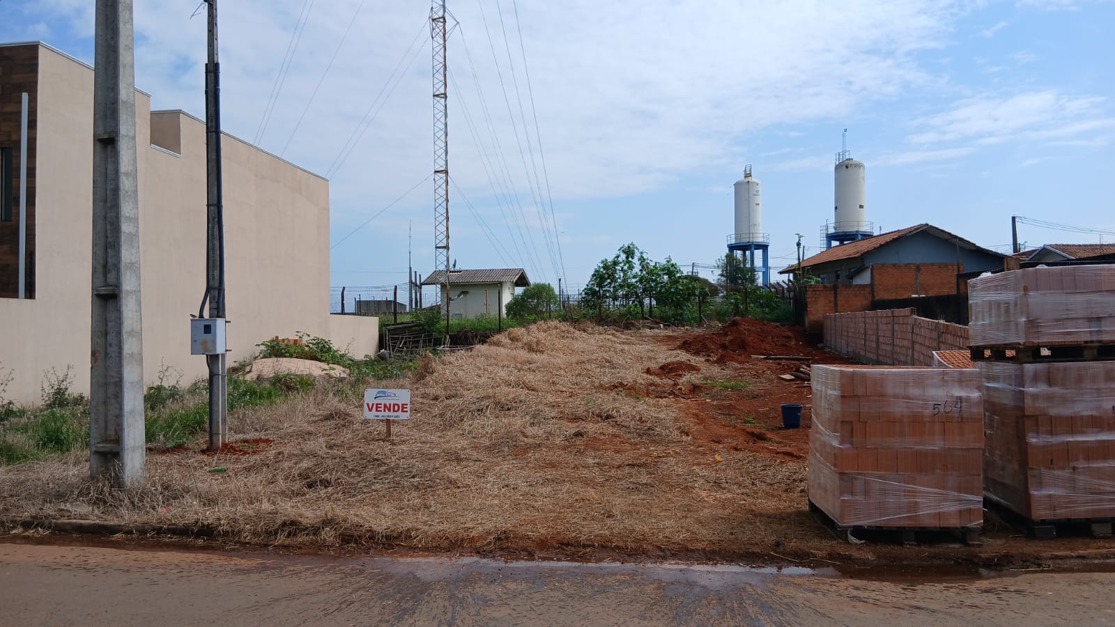 VENDE-SE TERRENO NO JARDIM FELICIDADE, ARAPOTI/PR.