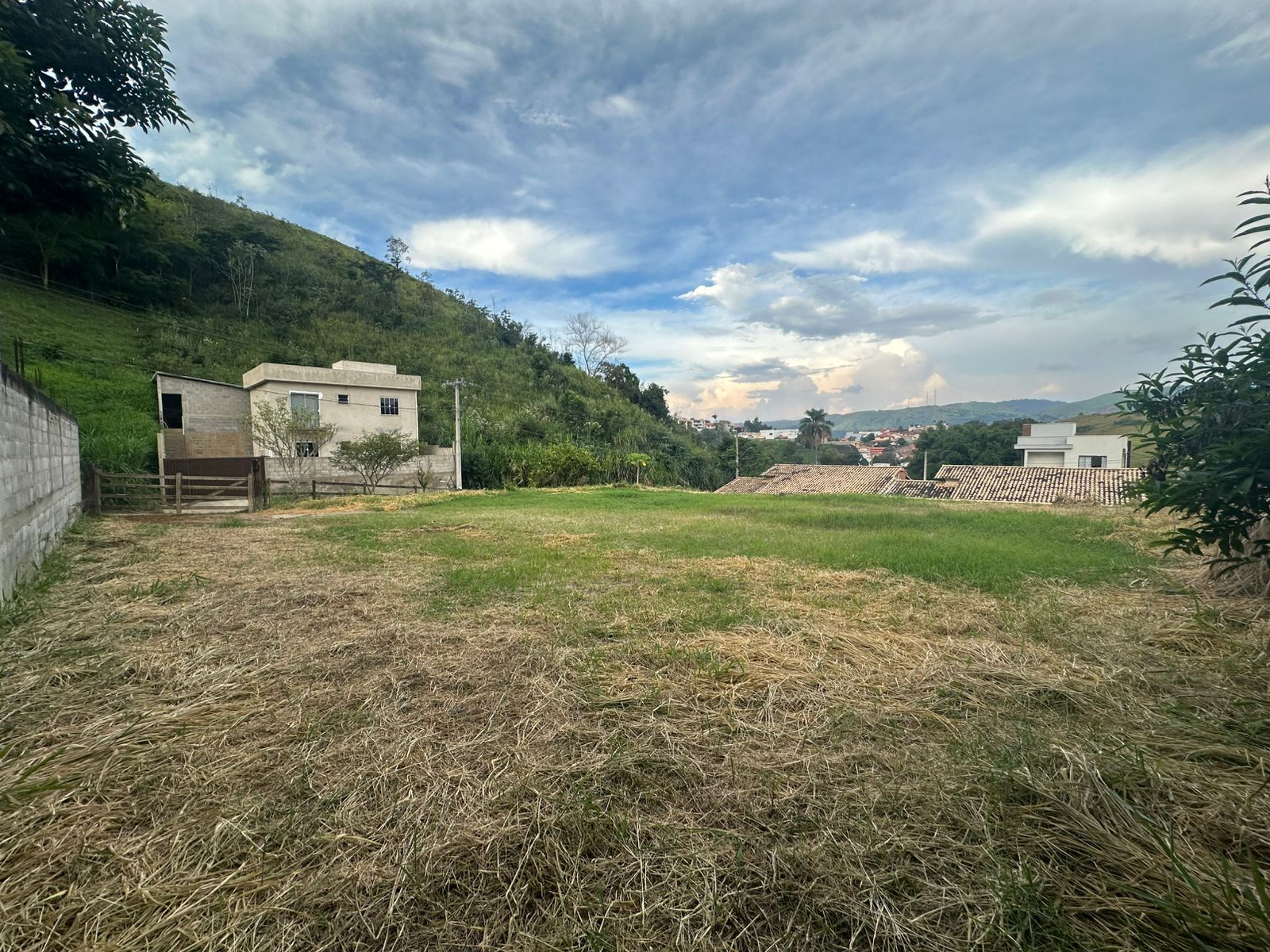 2 Ótimos Terrenos no Campo Limpo em Vassouras RJ