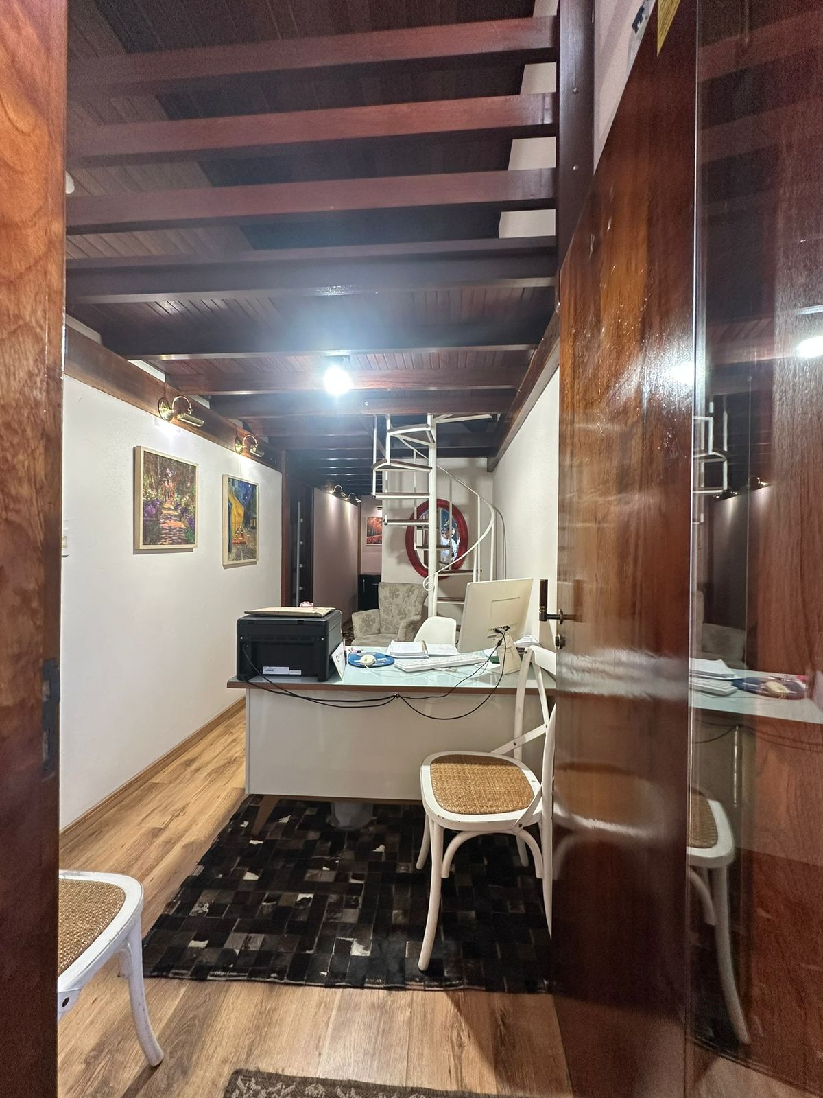 Excelente Sala Comercial  no Centro de  Vassouras-RJ