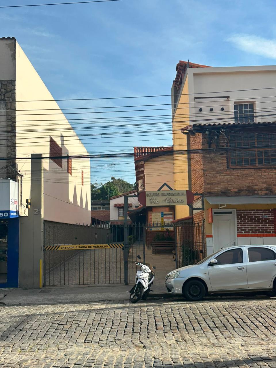 Excelente Sala Comercial  no Centro de  Vassouras-RJ
