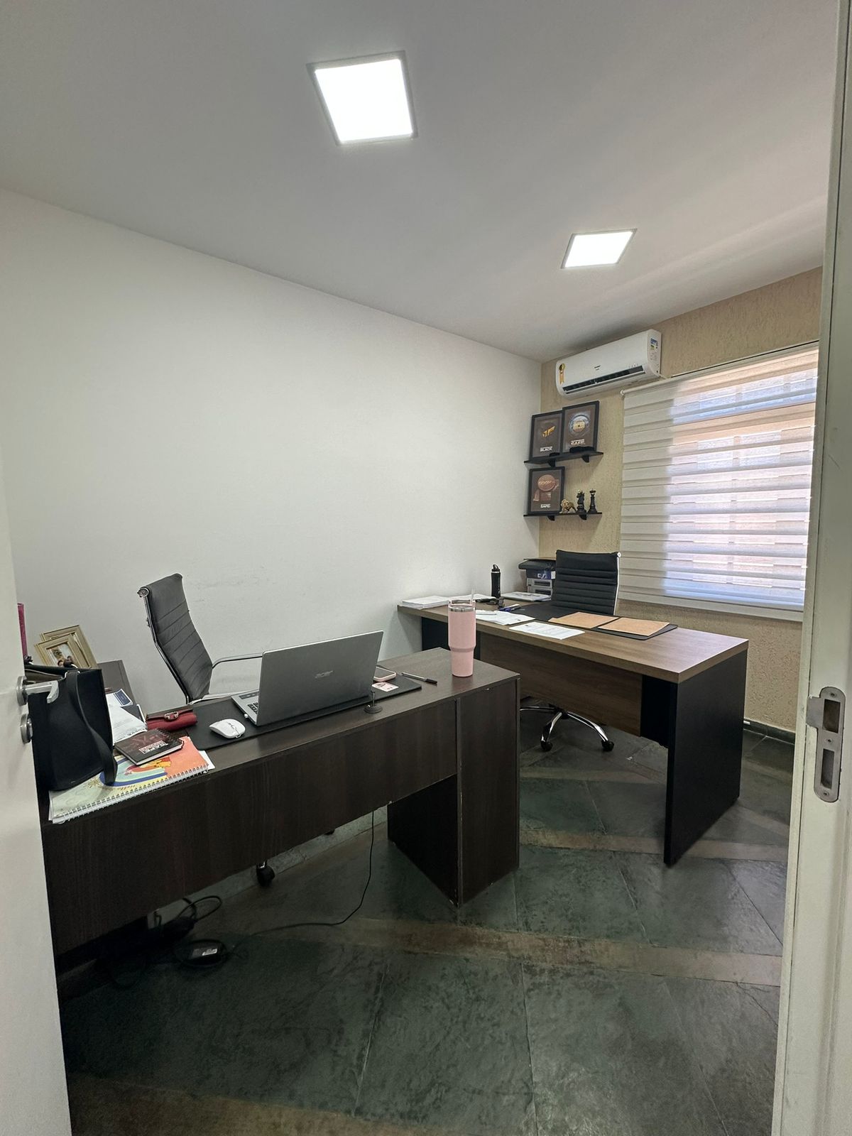 Excelente sala comercial no centro de Vassouras RJ