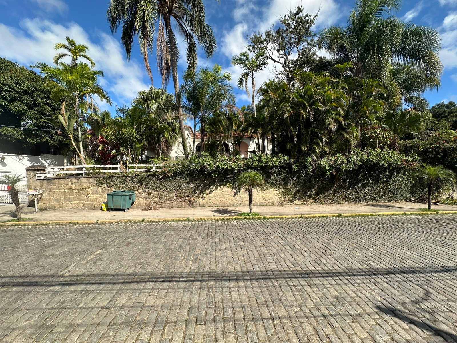 Fantástica Casa Térrea no Madruga em Vassouras RJ