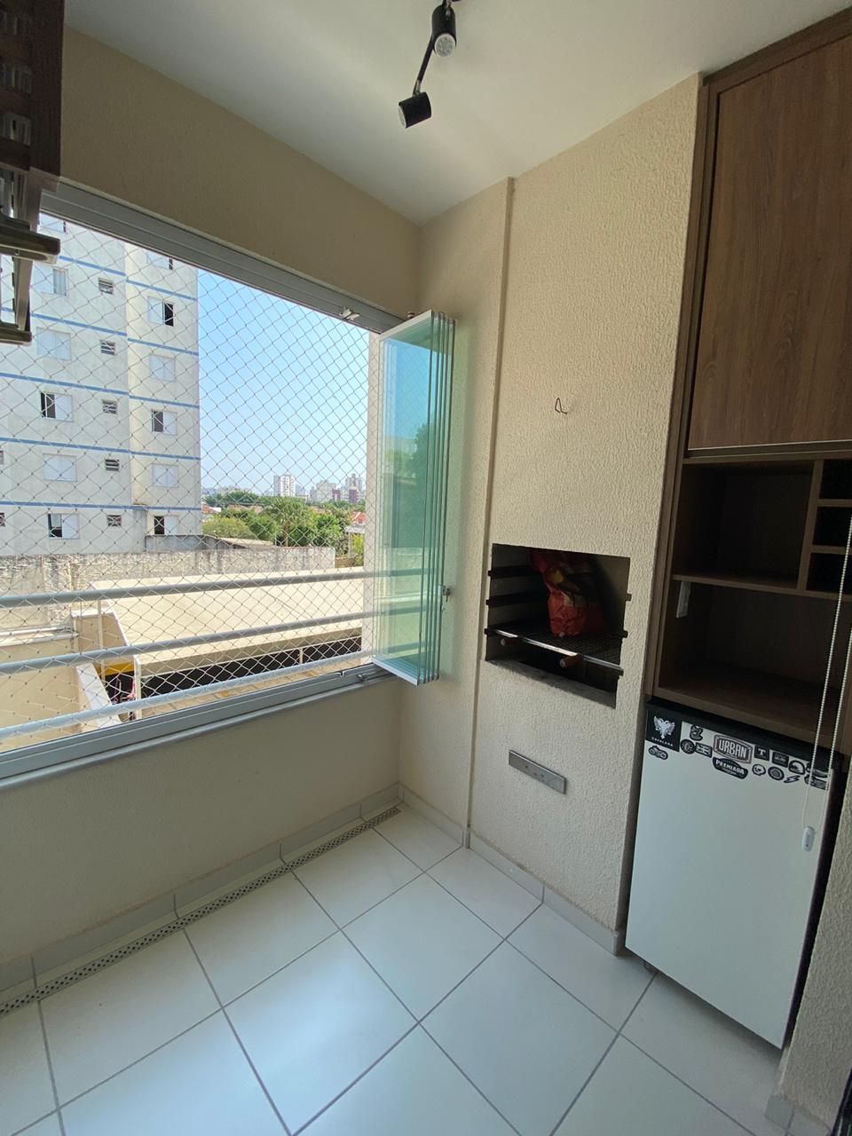 Apartamento 3 Quartos com 1 Suíte e 2 Vagas em Condomínio - Ótimo Estado