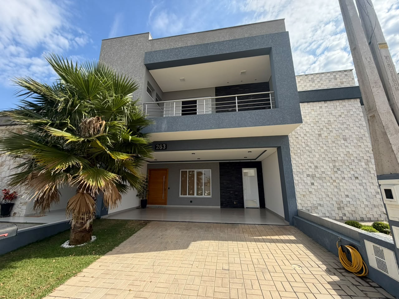 Casa á venda com 4 Dormitórios, localizada no Condomínio Terras de São Francisco - Sorocaba/SP.