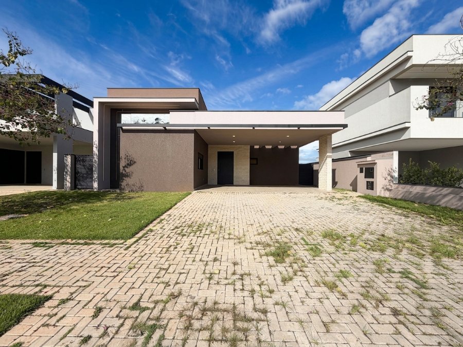 Casa á venda com 3 suítes, localizada no Condomínio Alphaville Nova Esplanada 3 - Votorantim/SP.