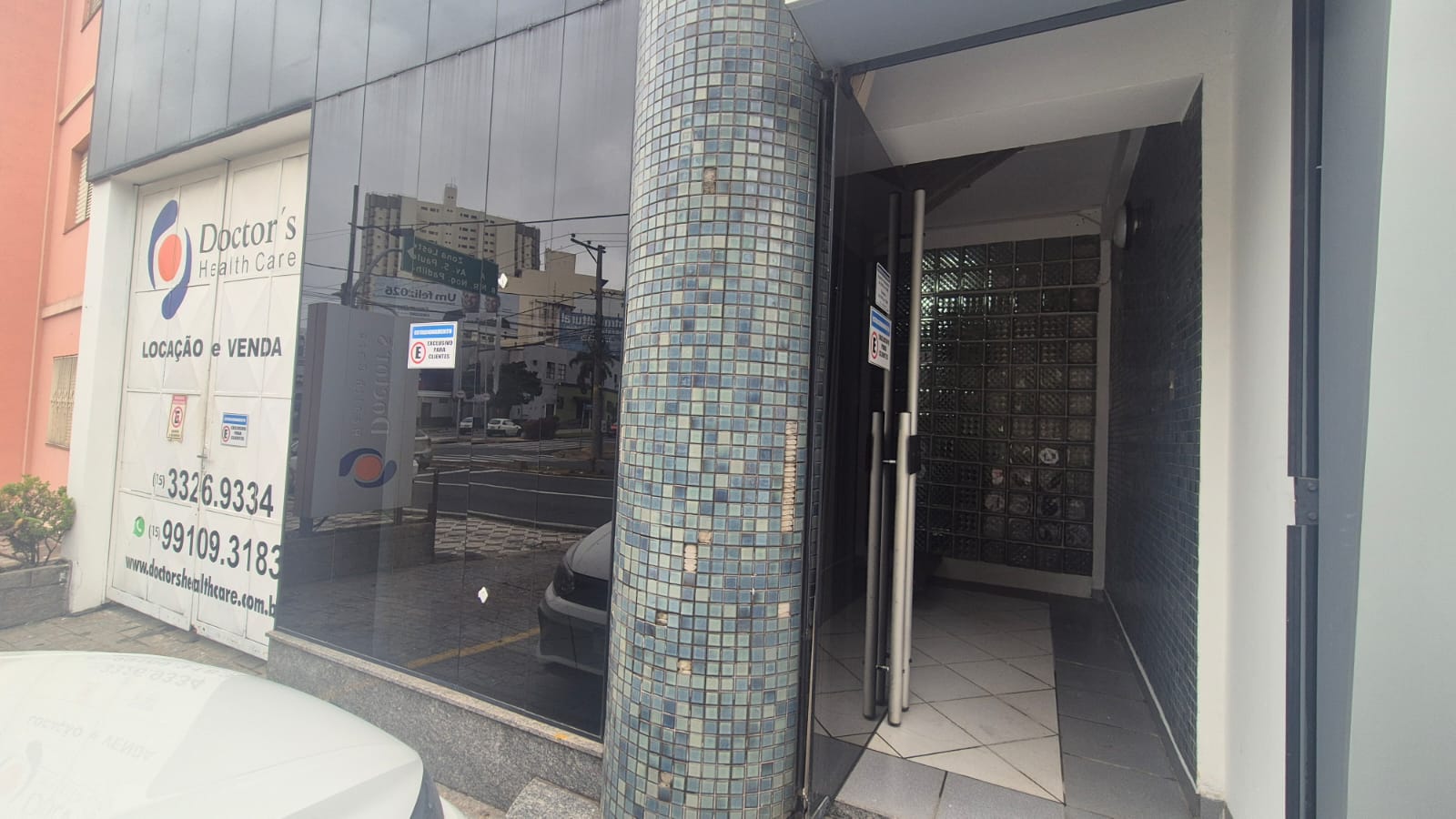 Sala Comercial para Locação no Jardim Vergueiro, Sorocaba – 123m²,  hall de entrada, 4  salas , 1 copa , 2 banheiros,2 vagas de garagem.