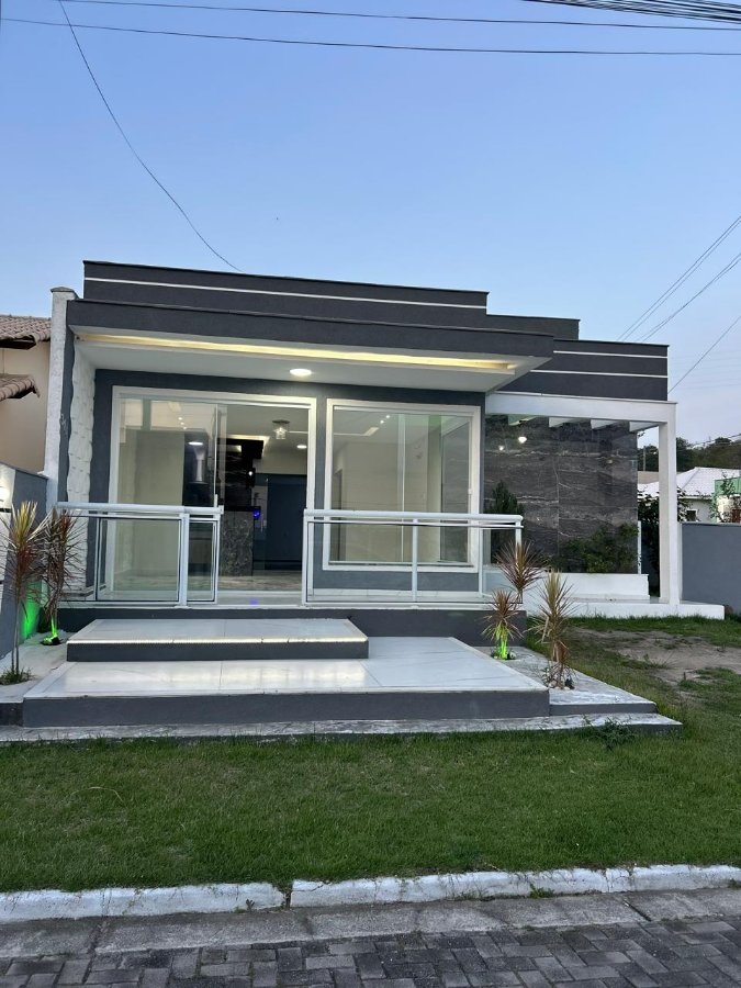 Casas à venda com 2 quartos em Maricá, RJ