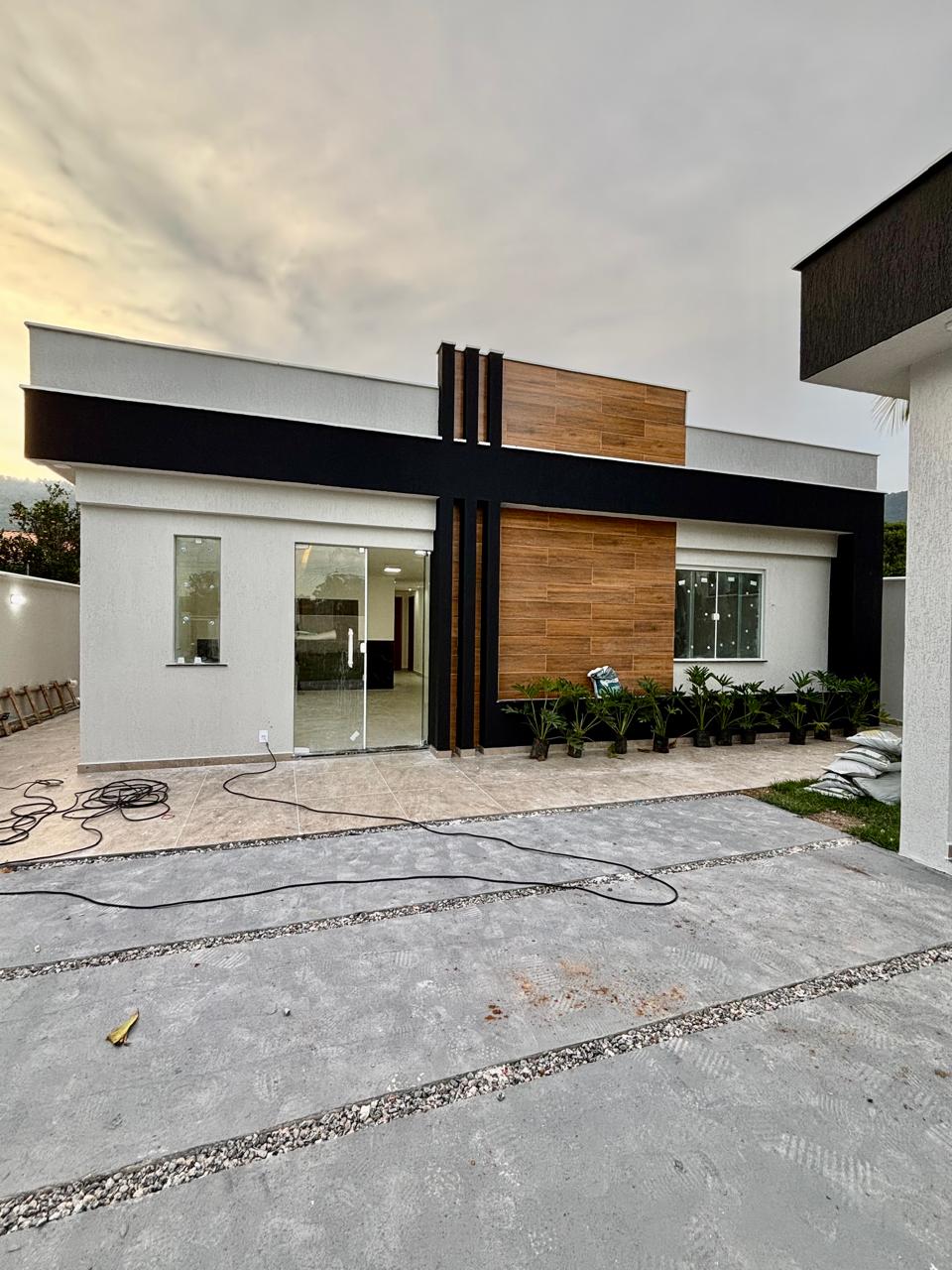  Casa linear e independente com 3 quartos no São Bento da Lagoa, Itaipuaçu, Maricá(RJ)