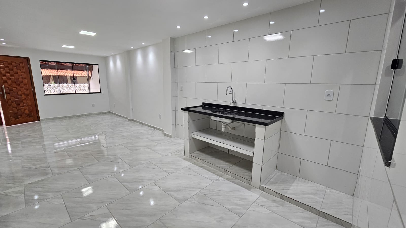 Casa duplex em condomínio à venda no Barroco, em Itaipuaçu, Maricá.