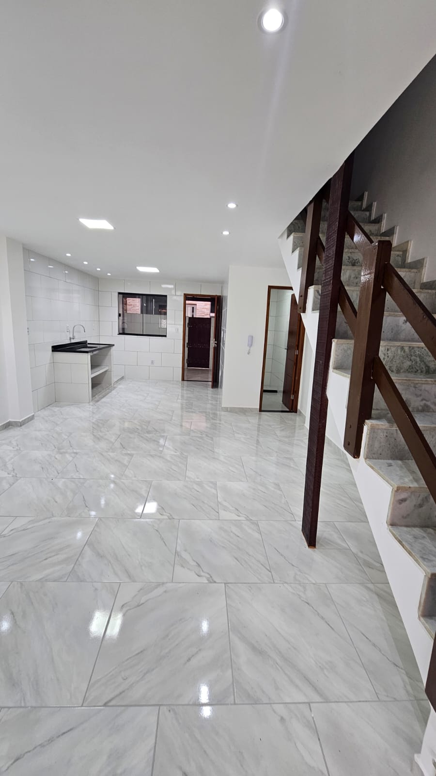 Casa duplex em condomínio à venda no Barroco, em Itaipuaçu, Maricá.