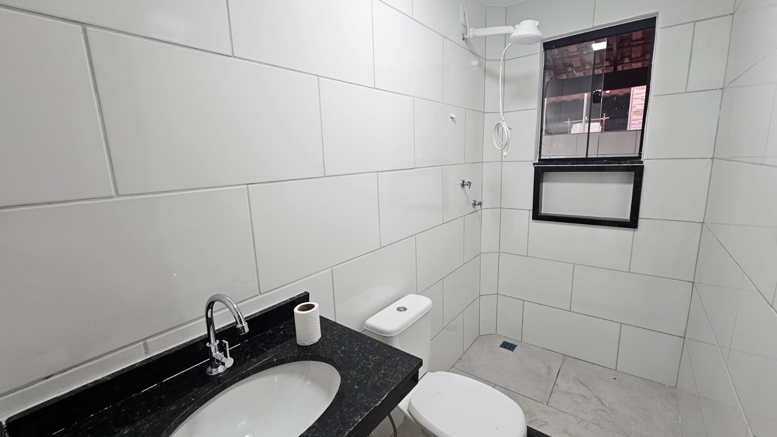 Casa duplex em condomínio à venda no Barroco, em Itaipuaçu, Maricá.