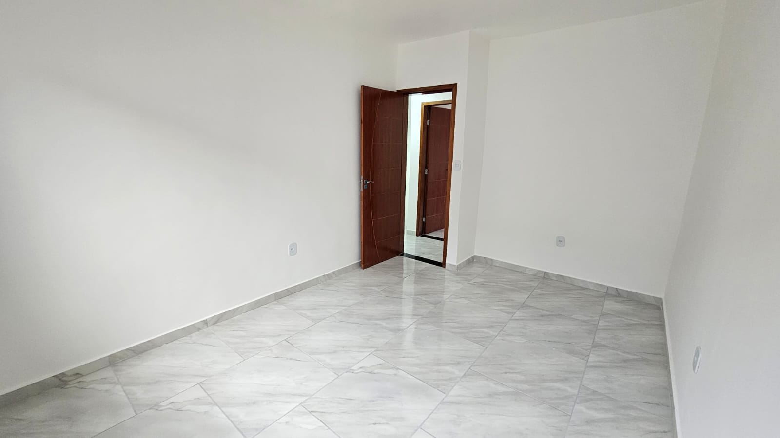 Casa duplex em condomínio à venda no Barroco, em Itaipuaçu, Maricá.
