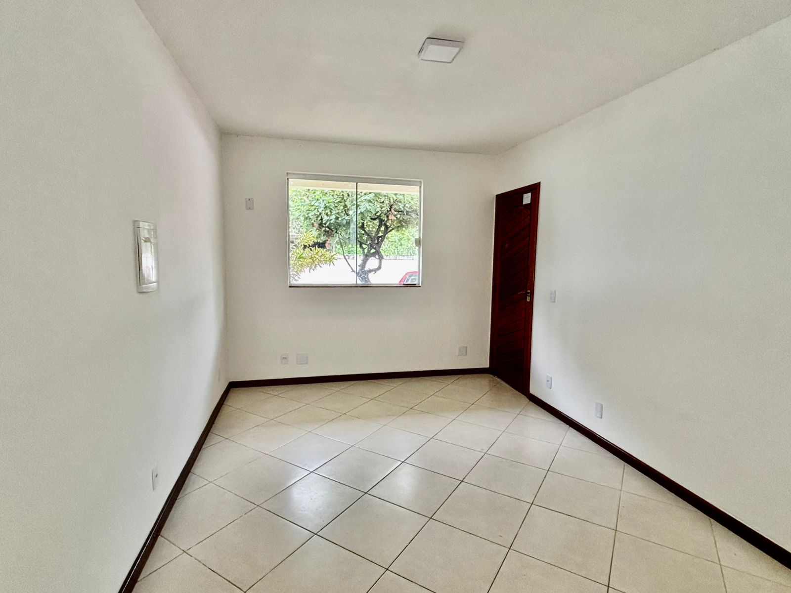 Apartamento térreo com 2 quartos à venda em condomínio em Maricá (RJ)!