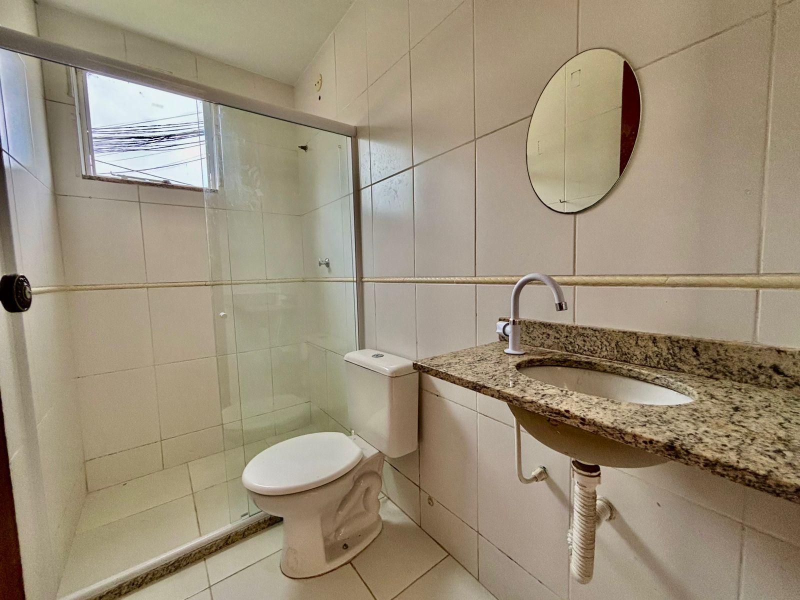 Apartamento térreo com 2 quartos à venda em condomínio em Maricá (RJ)!
