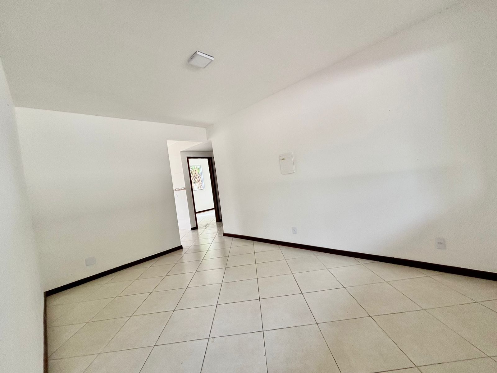 Apartamento térreo com 2 quartos à venda em condomínio em Maricá (RJ)!