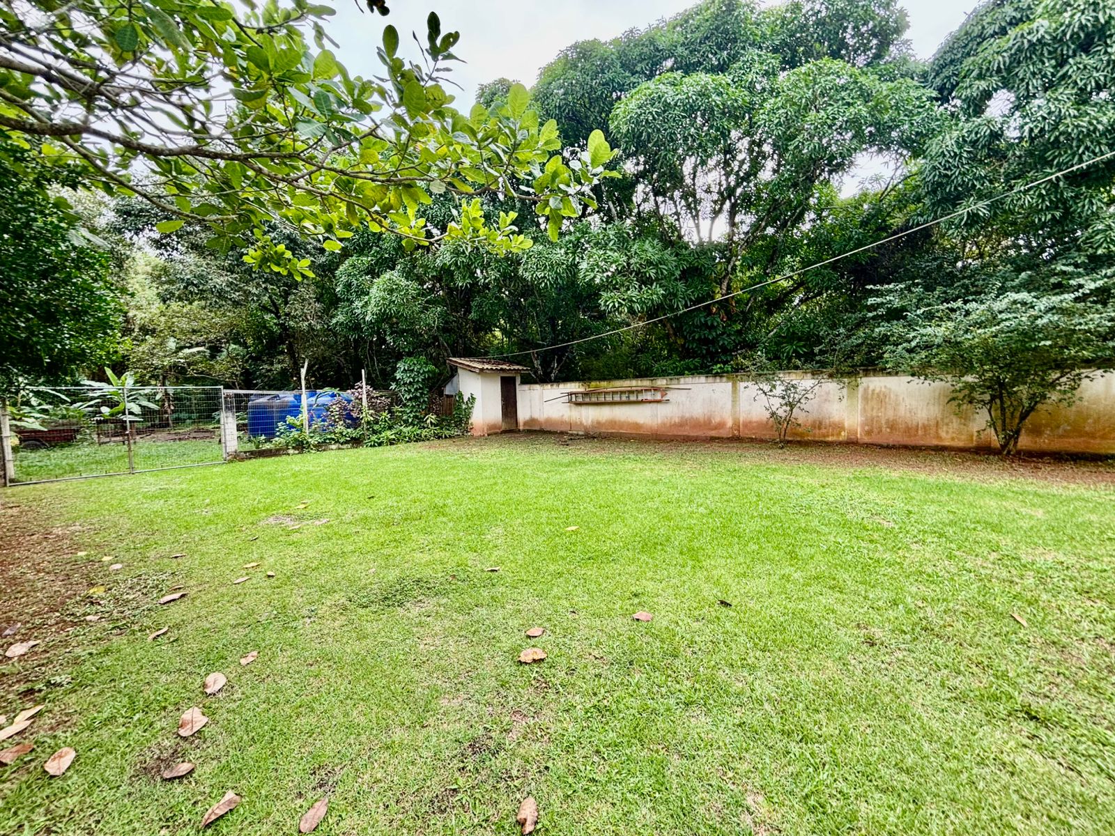 Apartamento térreo com 2 quartos à venda em condomínio em Maricá (RJ)!