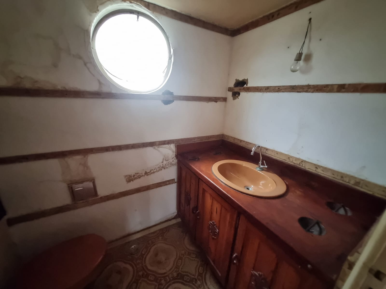 Espaçosa casa comercial para alugar no Barroco, Itaipuaçu, Maricá(RJ)