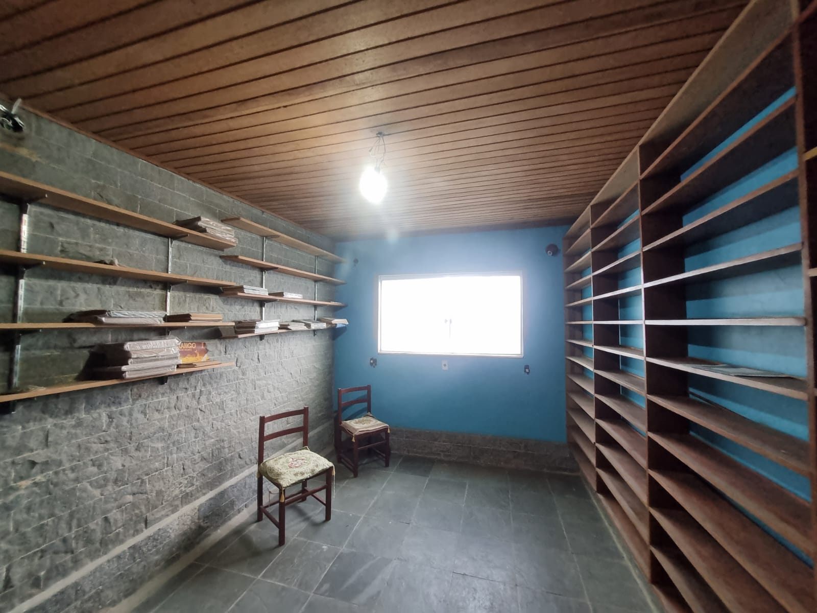 Espaçosa casa comercial para alugar no Barroco, Itaipuaçu, Maricá(RJ)