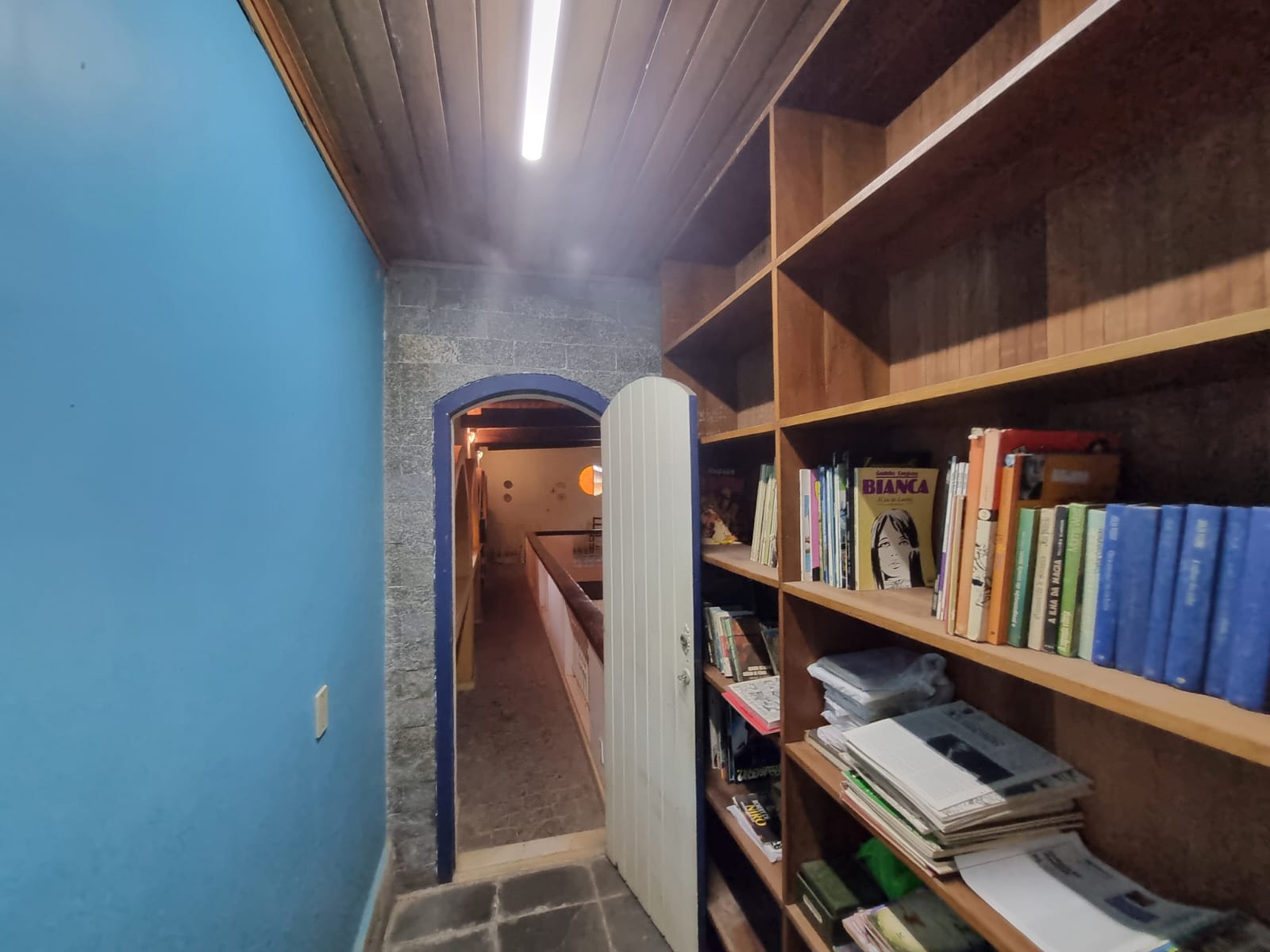 Espaçosa casa comercial para alugar no Barroco, Itaipuaçu, Maricá(RJ)