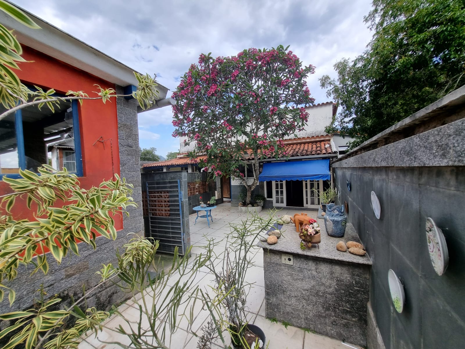 Espaçosa casa comercial para alugar no Barroco, Itaipuaçu, Maricá(RJ)