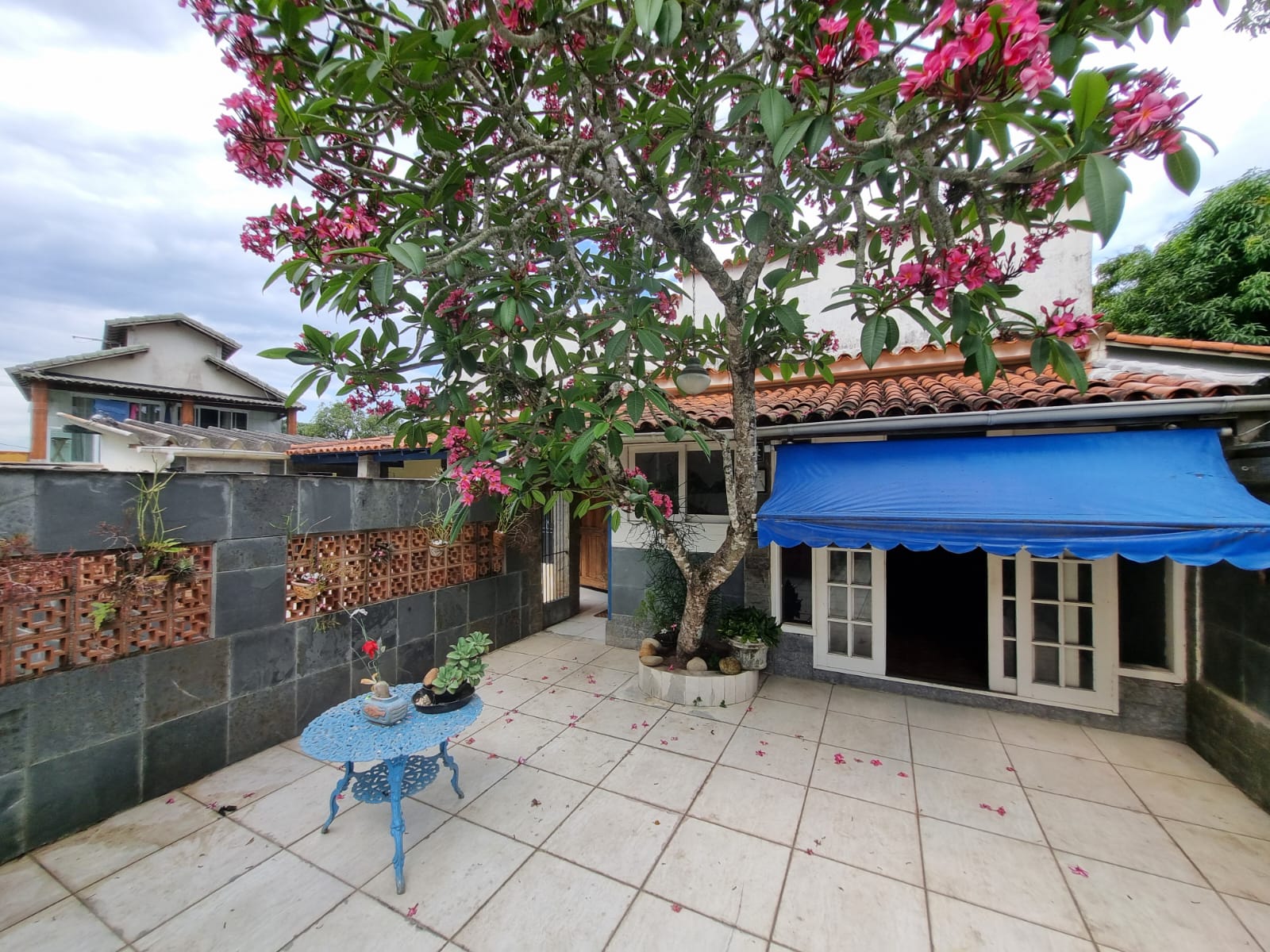 Espaçosa casa comercial para alugar no Barroco, Itaipuaçu, Maricá(RJ)