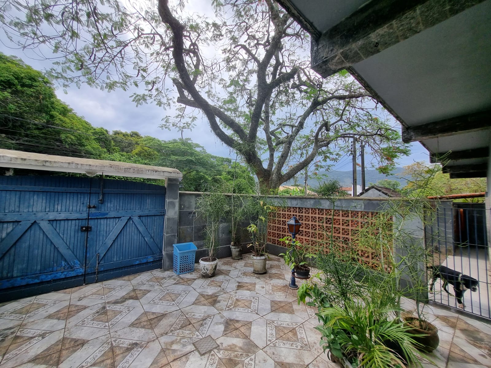 Espaçosa casa comercial para alugar no Barroco, Itaipuaçu, Maricá(RJ)