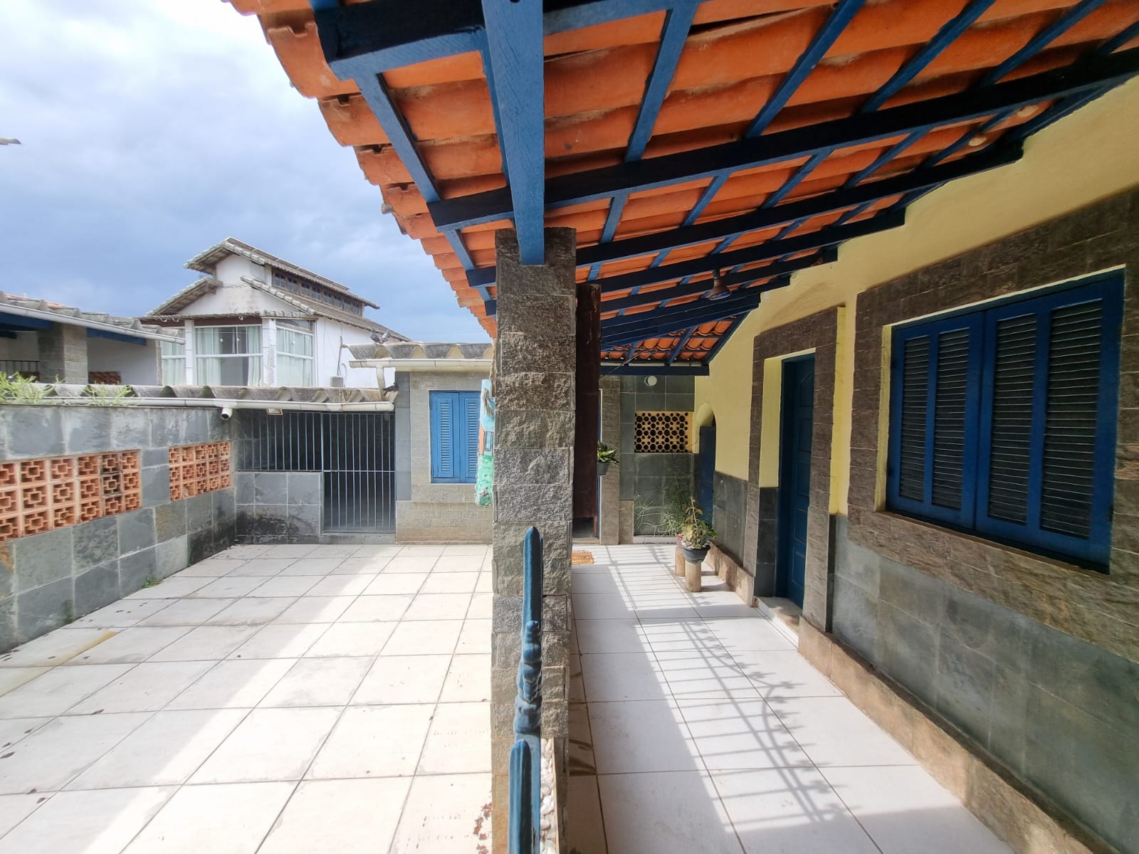 Espaçosa casa comercial para alugar no Barroco, Itaipuaçu, Maricá(RJ)