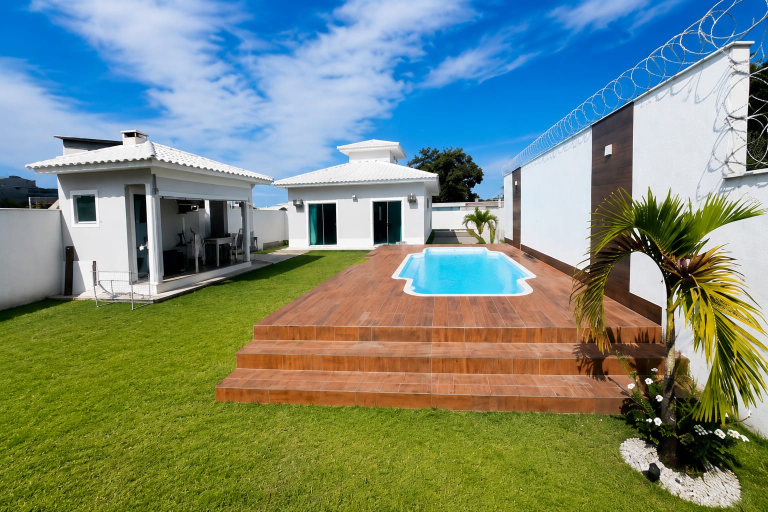 Casa mobiliada com 3 quartos para locação no Jardim Atlântico, em Itaipuaçu, Maricá (RJ)!