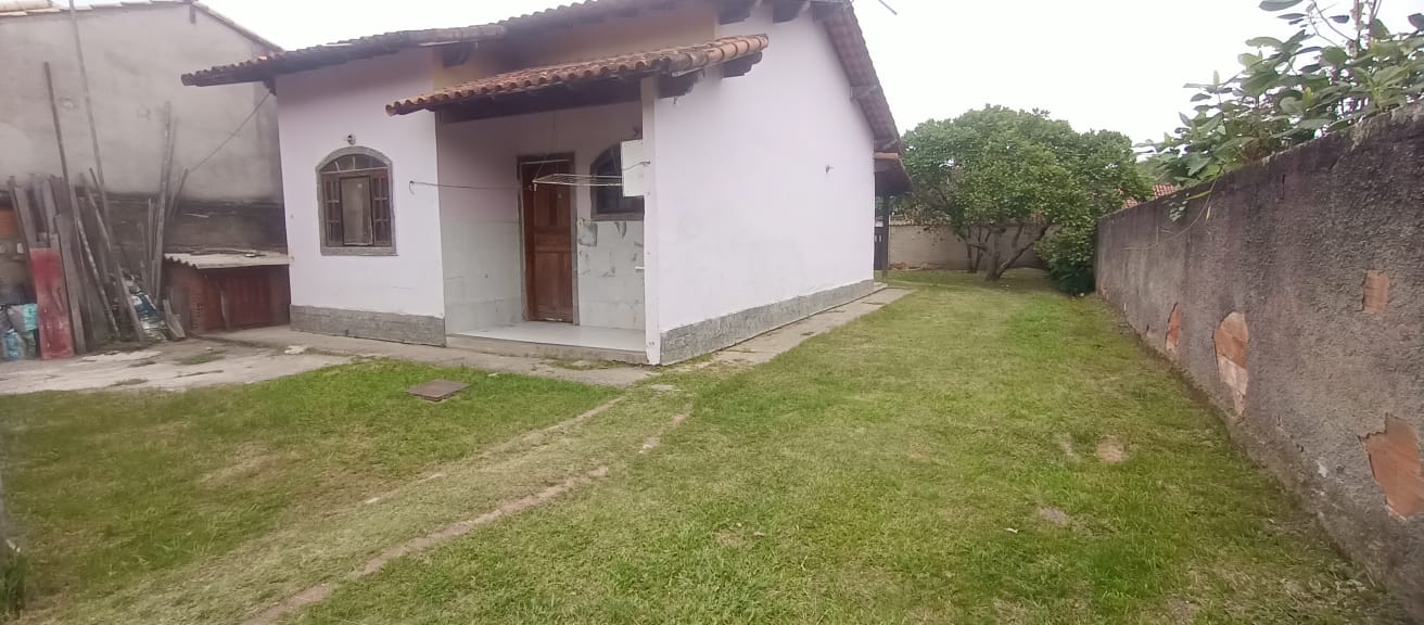 Casa semimobiliada com 2 quartos para locação em Chácaras de Inoã, Maricá (RJ)!