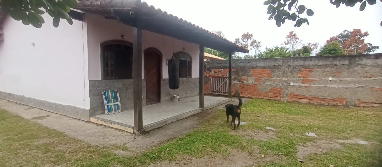 Casa semimobiliada com 2 quartos para locação em Chácaras de Inoã, Maricá (RJ)!