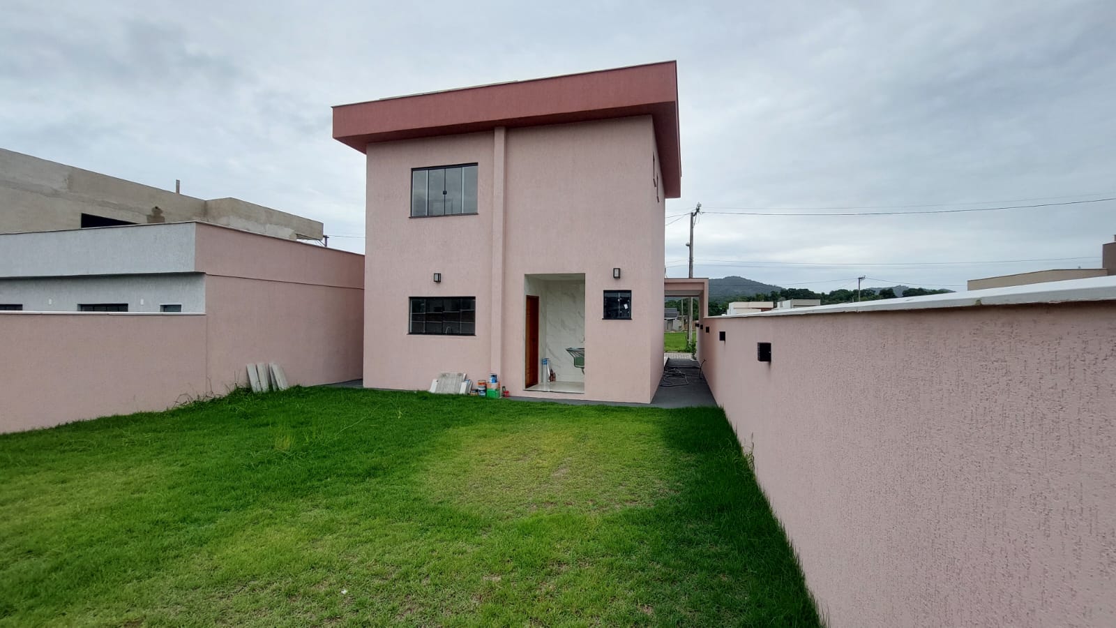  Casa duplex com 2 suítes em Condomínio fechado em Ubatiba, Maricá(RJ)