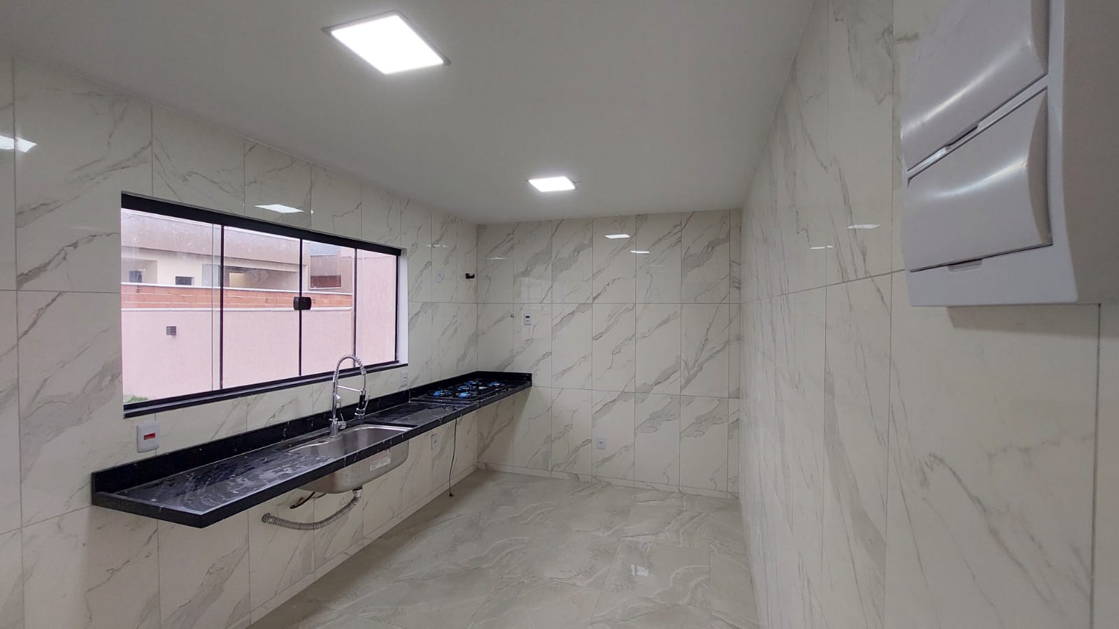  Casa duplex com 2 suítes em Condomínio fechado em Ubatiba, Maricá(RJ)