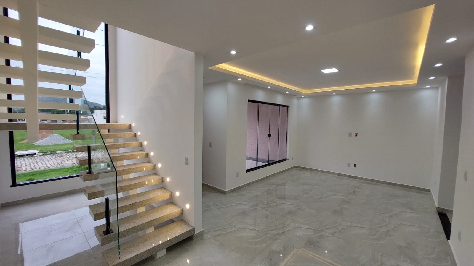  Casa duplex com 2 suítes em Condomínio fechado em Ubatiba, Maricá(RJ)