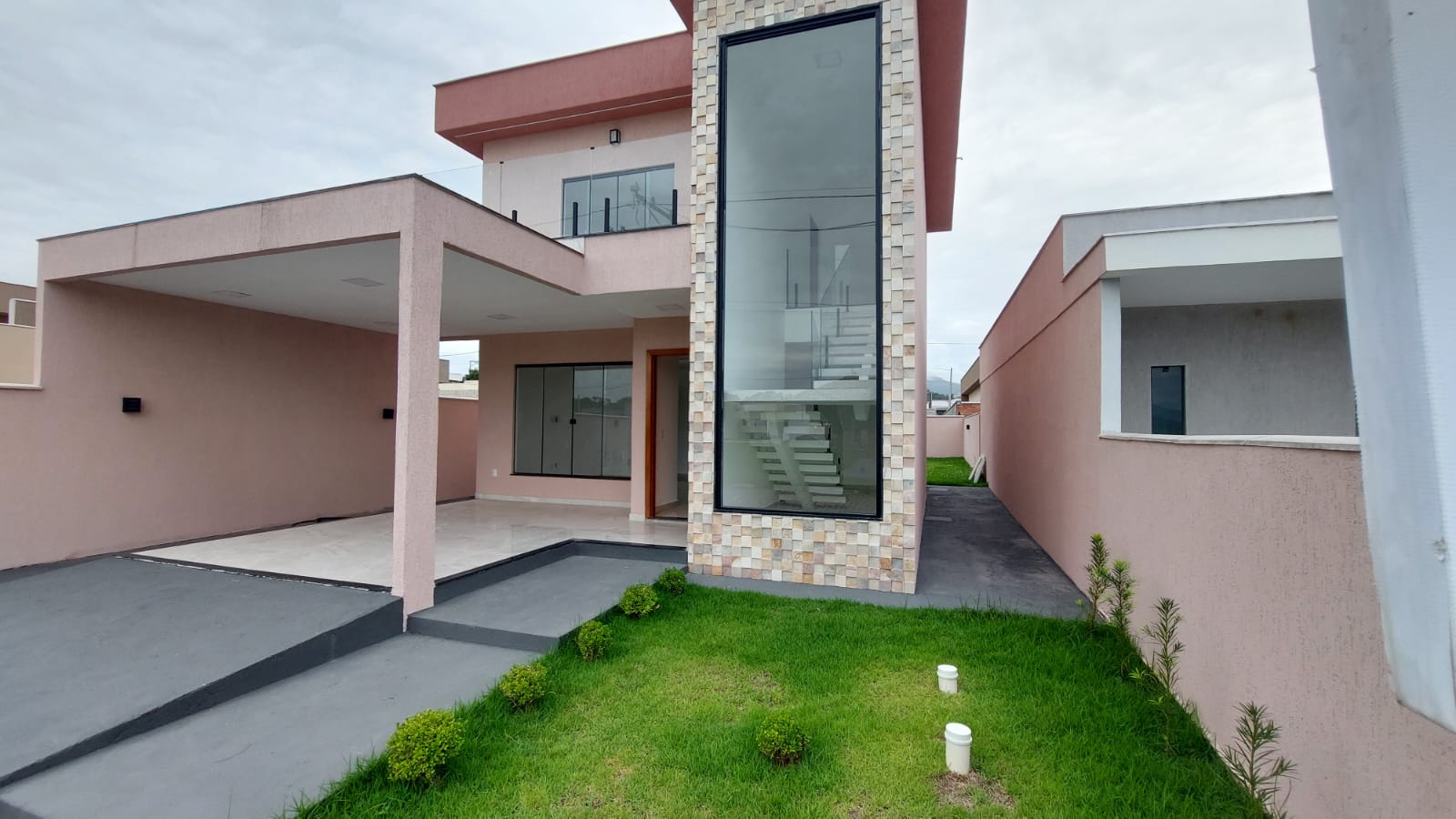  Casa duplex com 2 suítes em Condomínio fechado em Ubatiba, Maricá(RJ)