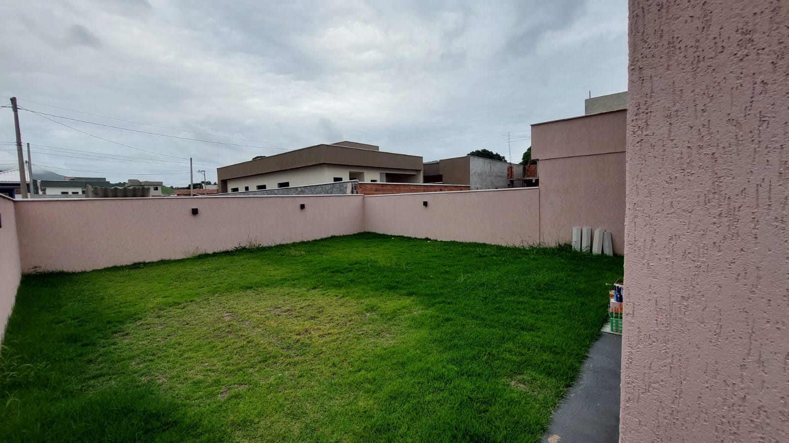  Casa duplex com 2 suítes em Condomínio fechado em Ubatiba, Maricá(RJ)