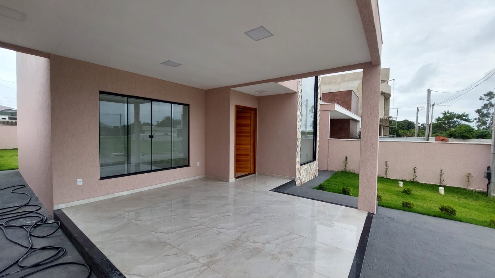  Casa duplex com 2 suítes em Condomínio fechado em Ubatiba, Maricá(RJ)