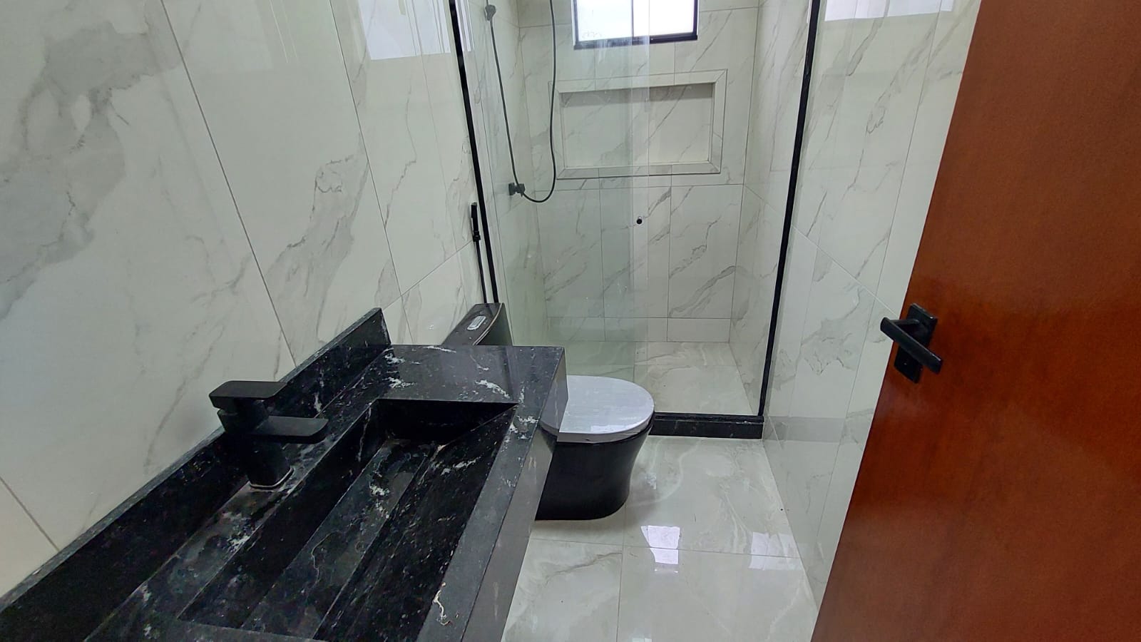  Casa duplex com 2 suítes em Condomínio fechado em Ubatiba, Maricá(RJ)