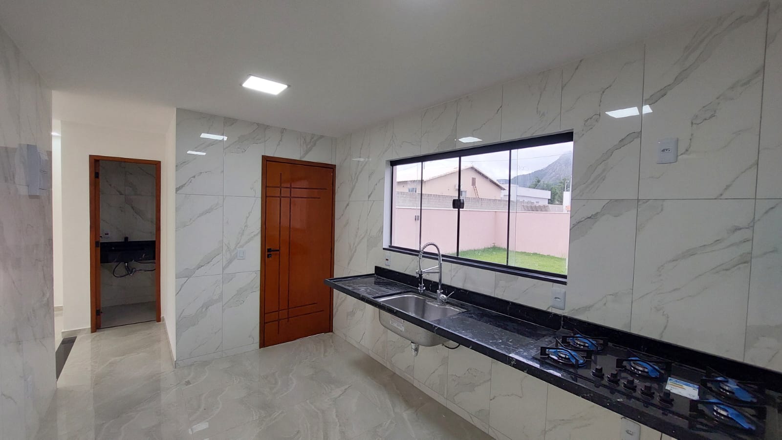  Casa duplex com 2 suítes em Condomínio fechado em Ubatiba, Maricá(RJ)