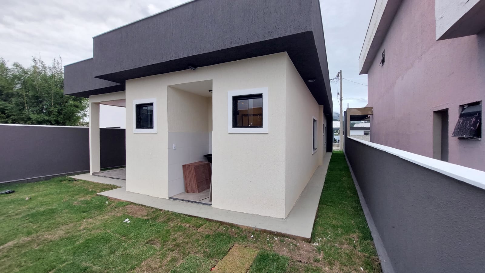 Casa à venda com 3 quartos em condomínio fechado, em Ubatiba, Maricá(RJ)