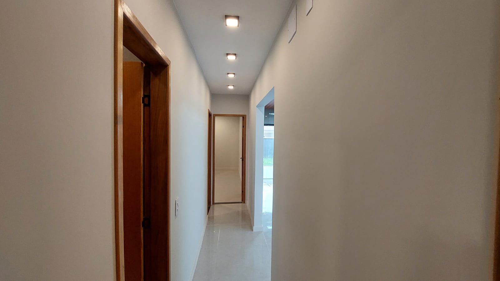 Casa à venda com 3 quartos em condomínio fechado, em Ubatiba, Maricá(RJ)
