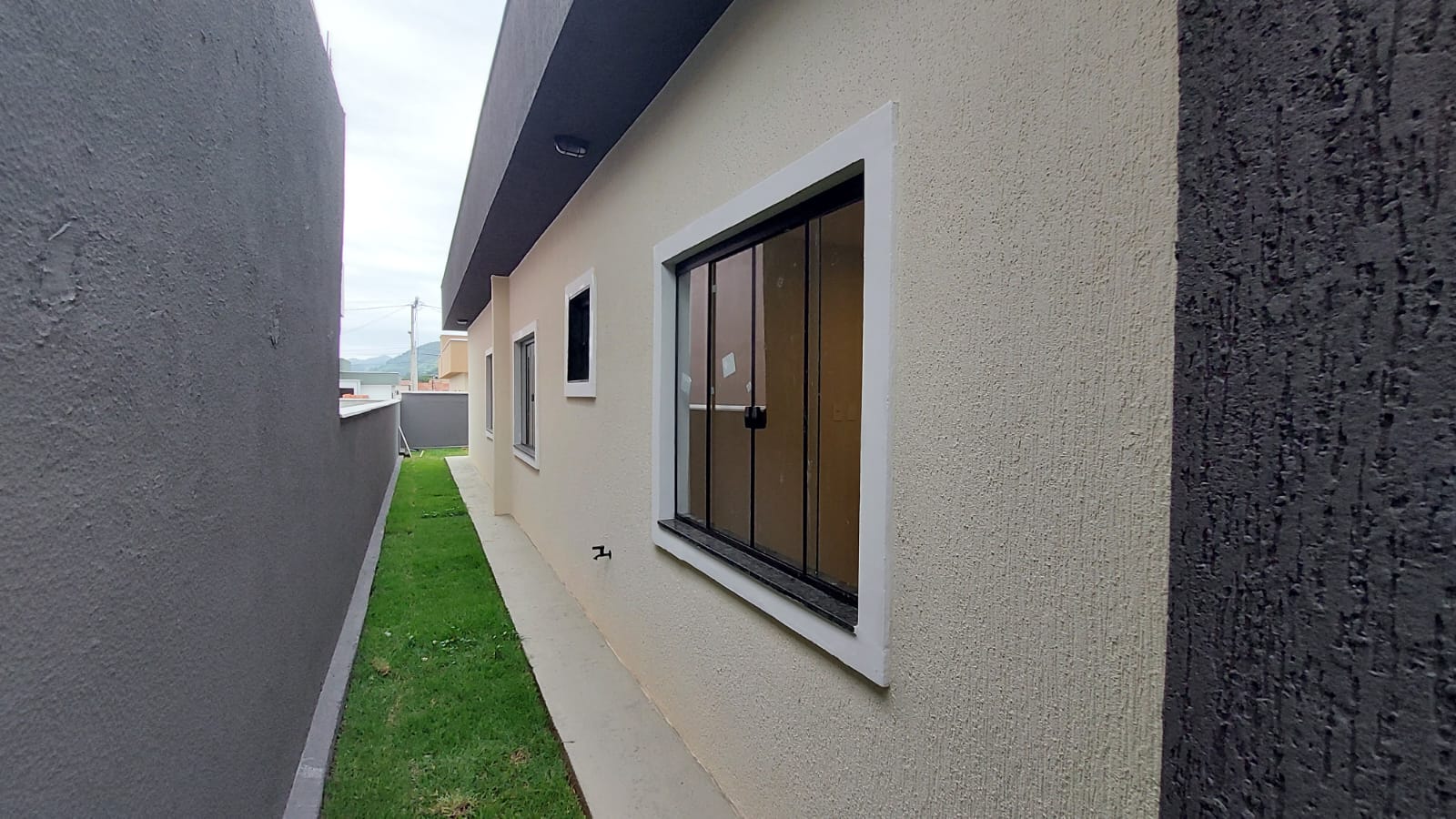 Casa à venda com 3 quartos em condomínio fechado, em Ubatiba, Maricá(RJ)