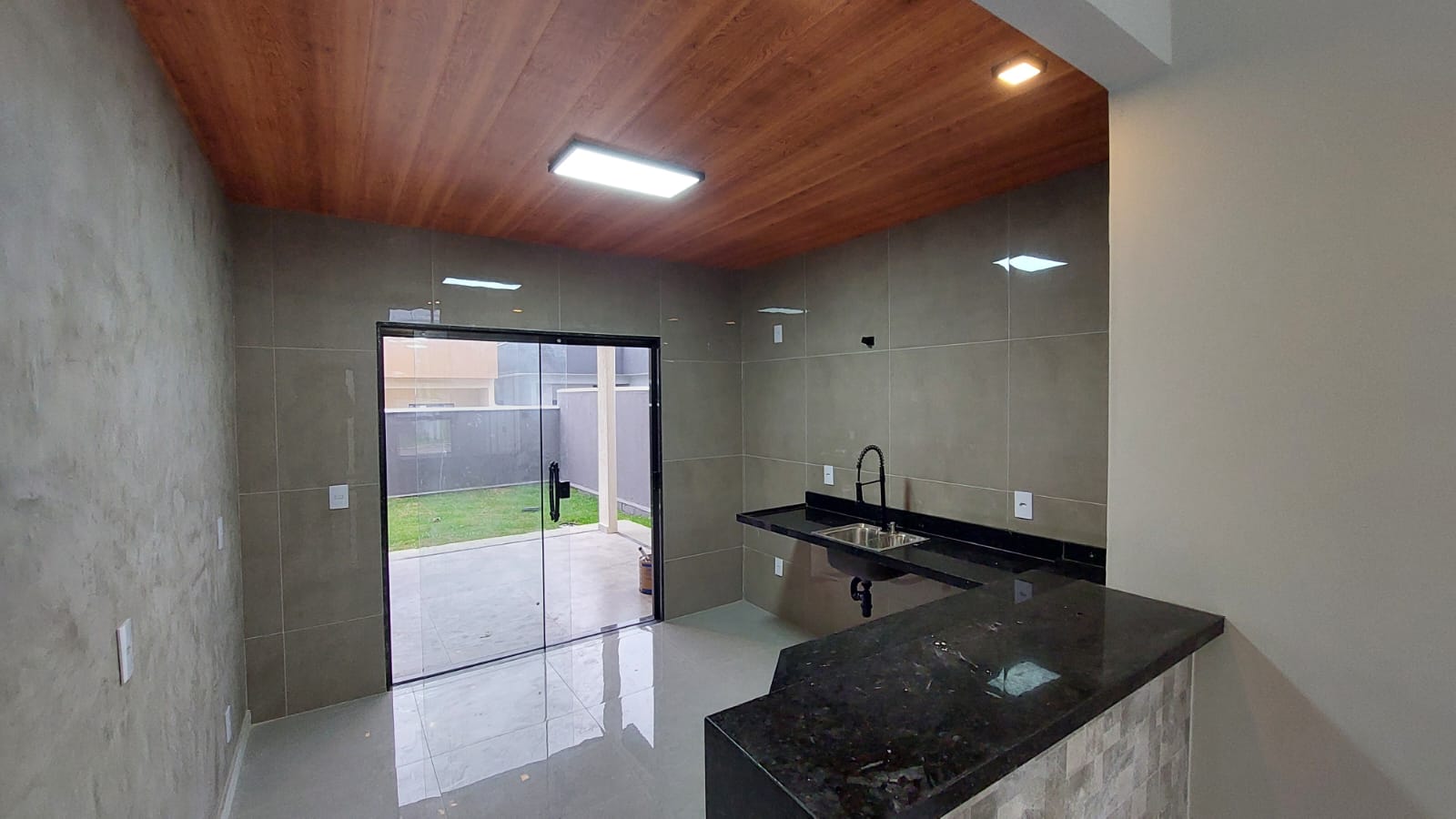 Casa à venda com 3 quartos em condomínio fechado, em Ubatiba, Maricá(RJ)