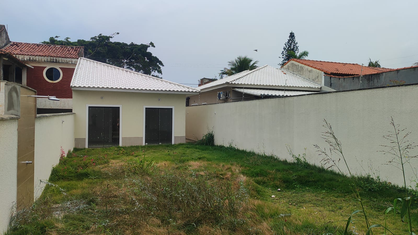 Casa com 3 quartos e garagem para locação no Jardim Atlântico Oeste, em Itaipuaçu, Maricá (RJ)!