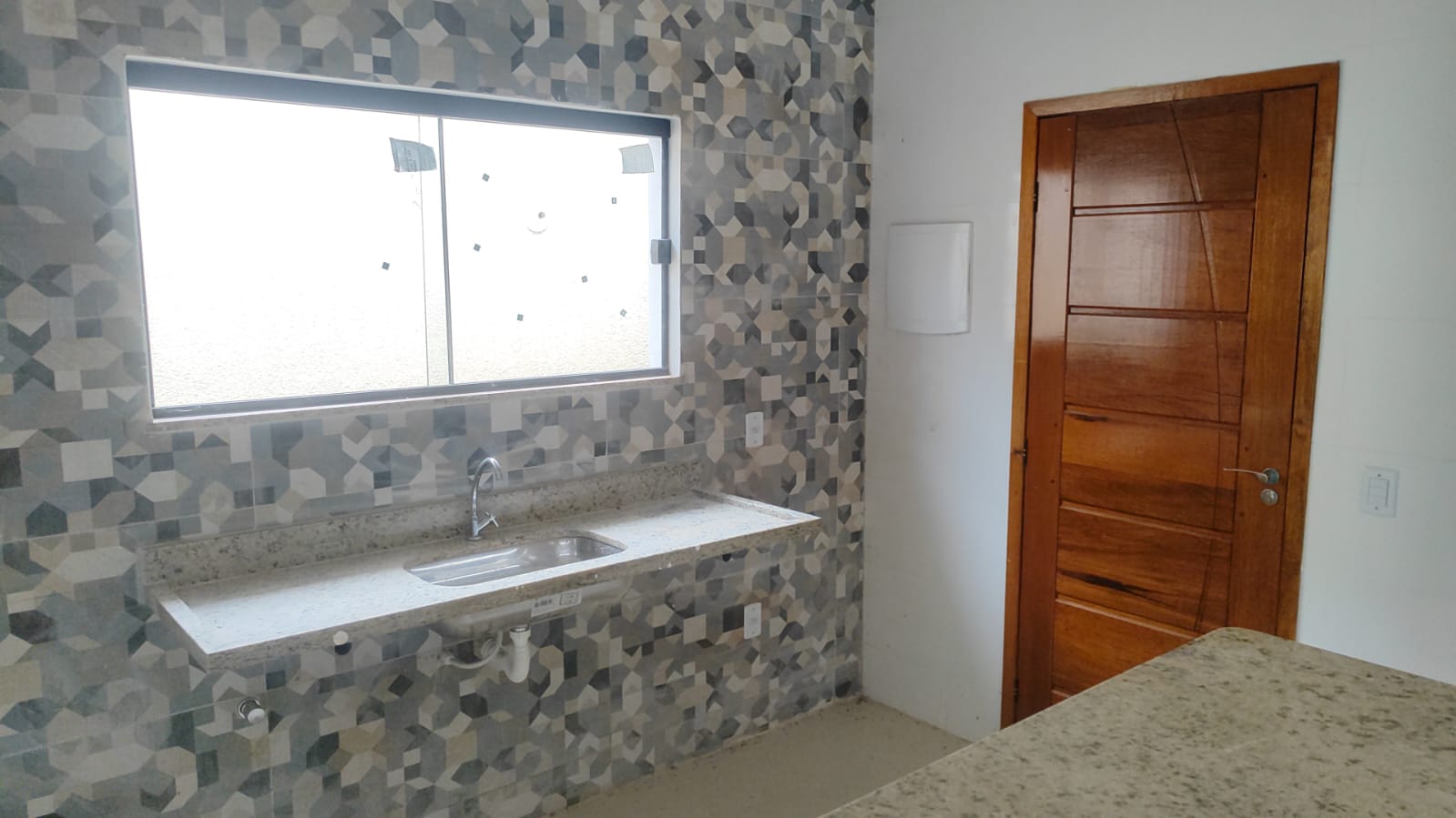 Casa com 3 quartos e garagem para locação no Jardim Atlântico Oeste, em Itaipuaçu, Maricá (RJ)!
