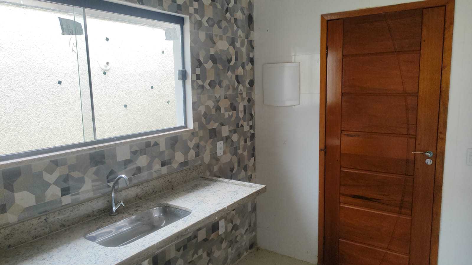 Casa com 3 quartos e garagem para locação no Jardim Atlântico Oeste, em Itaipuaçu, Maricá (RJ)!