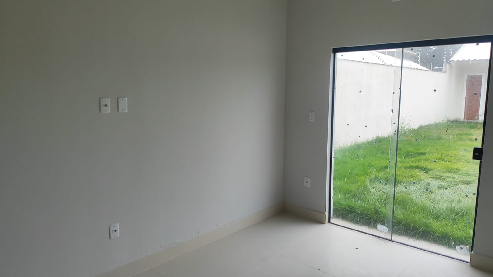 Casa com 3 quartos e garagem para locação no Jardim Atlântico Oeste, em Itaipuaçu, Maricá (RJ)!